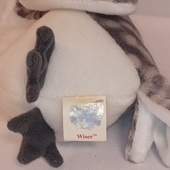 '𝟵𝟵 𝗪𝗶𝘀𝗲𝗿 𝗚𝗿𝗮𝗱𝘂𝗮𝘁𝗶𝗻𝗴 𝗢𝘄𝗹 𝗥𝗲𝘁𝗶𝗿𝗲𝗱 𝗧𝗬 𝗕𝗲𝗮𝗻𝗶𝗲 - Picture 6 of 9